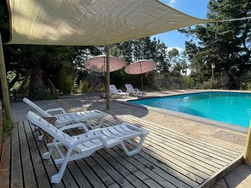Casa Amoblada en parcela Pinares de Algarrobo 4D/2B