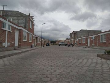 Casas en Venta en Ibarra cerca del Anillo Vial, Conjunto Laforet 2 y 3 dormitorios