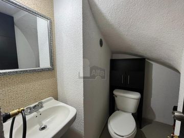 Casa en venta, de dos recámaras, en el Fracc. Los Héroes III, Toluca, México