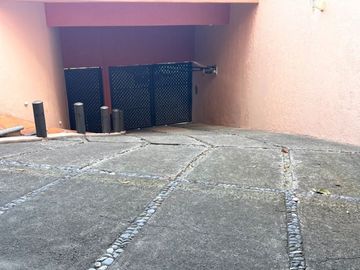 HERMOSA RESIDENCIA EN VENTA EN SAYAVEDRA