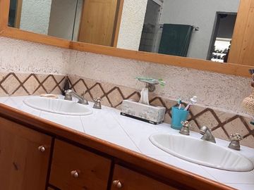 HERMOSA RESIDENCIA EN VENTA EN SAYAVEDRA