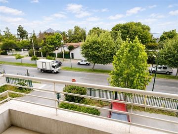 REAL OPORTUNIDAD: Amplio Departamento en venta de 3H y 2B