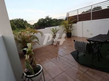 Modern Townhouse For Sale In Fairview near Commonwealth Avenue PH995