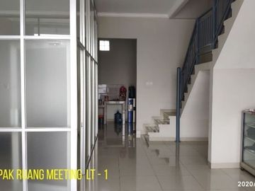 Ruko di Jatiasih Bekasi,Parkiran 6 Mobil Tanah Luas 310 m2