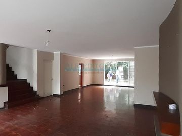 Casas como Terreno Venta CAL. MARIO VALDIVIA  - SAN MIGUEL
