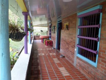 SE VENDE CASA DE CAMPO EN ZANJON DE PIEDRA ANDALUCIA.