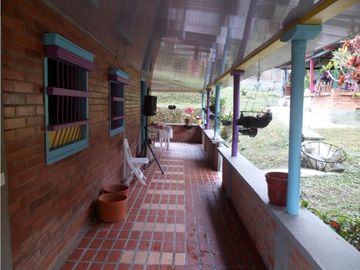 SE VENDE CASA DE CAMPO EN ZANJON DE PIEDRA ANDALUCIA.