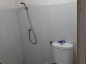 Apt. Puncak Dharmahusada Lt 11 Semi furnish Hadap Selatan