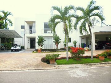 VENTA de CASAS en RIVERA