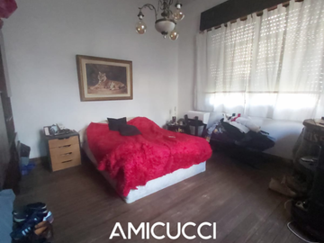 EXCELENTE CASA DE 3 AMBIENTES ZONA VILLA DEVOTO