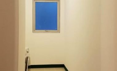 Fully Furnished 2BR with Parking in The Verve Residences
