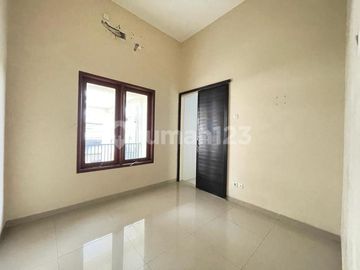 Rumah Modern Posisi Hook Dalam Komplek Mega Cinere Harga Menarik