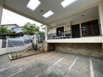 Rumah Modern Posisi Hook Dalam Komplek Mega Cinere Harga Menarik