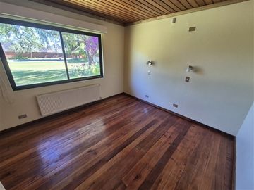 Casa de quinta, en arriendo de 6 dorm. en Los Angeles