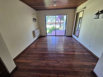 Casa de quinta, en arriendo de 6 dorm. en Los Angeles