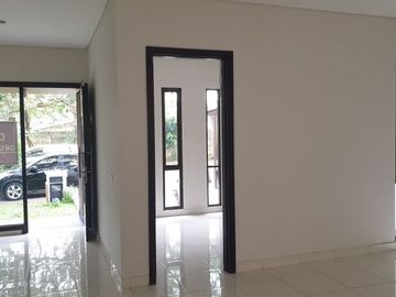 Disewakan Rumah Cluster Foglio, Foresta, BSD City, Tangerang - Semi Furnish Lokasi strategis