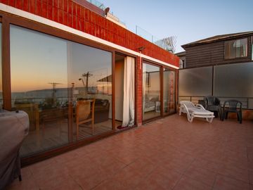 FOCOLARE PROPIEDADES ARRIENDA HERMOSO DPTO FRENTE AL MAR