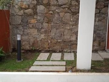 Dekat Pusat Kota Bandung Rumah 2LT TERBATAS di Cikutra Cicaheum 1.8Man