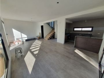 VENDEMOS HERMOSOS DUPLEX A ESTRENAR ZONA PASEO RIVERA ARGUELLO