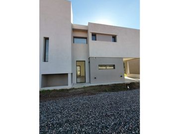 VENDEMOS HERMOSOS DUPLEX A ESTRENAR ZONA PASEO RIVERA ARGUELLO