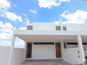 Townhouse al norte de Mérida| Con alberca