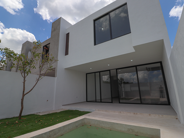 Townhouse al norte de Mérida| Con alberca
