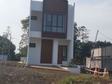 Jual rumah elite murah cantik konsep smarthome rasa villa di Cipadung cibiru dkt UIN