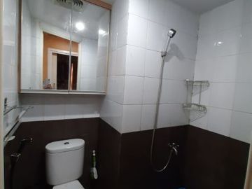Bulanan Apartemen green pranuka full furnish wifi ready