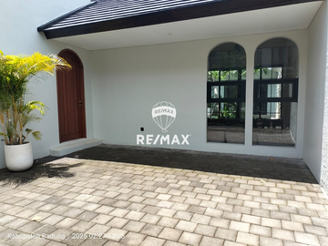 DIJUAL VILLA MEWAH BARU DI DAERAH KUTA SELATAN BADUNG BALI