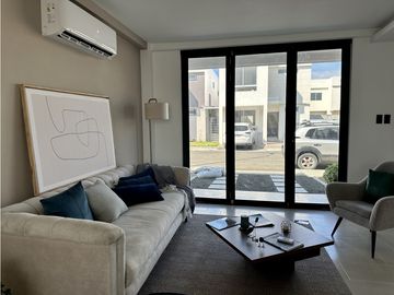 CASA DE DOS PISOS EN URB PRIVADA EN PORTOVIEJO, NORTE