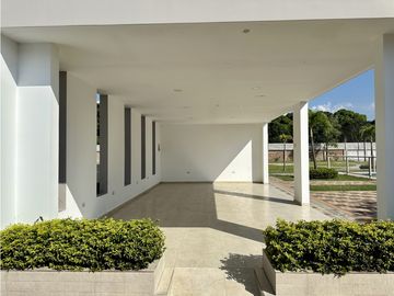CASA DE DOS PISOS EN URB PRIVADA EN PORTOVIEJO, NORTE