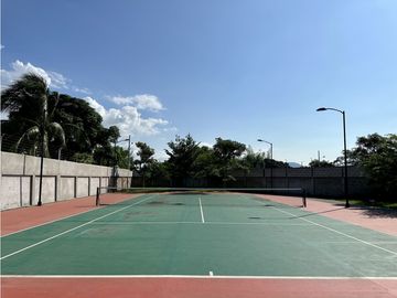 CASA DE DOS PISOS EN URB PRIVADA EN PORTOVIEJO, NORTE