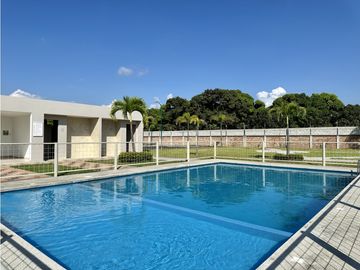 CASA DE DOS PISOS EN URB PRIVADA EN PORTOVIEJO, NORTE