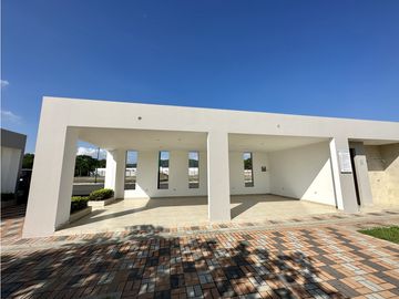 CASA DE DOS PISOS EN URB PRIVADA EN PORTOVIEJO, NORTE