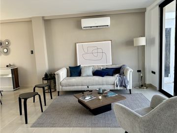 CASA DE DOS PISOS EN URB PRIVADA EN PORTOVIEJO, NORTE