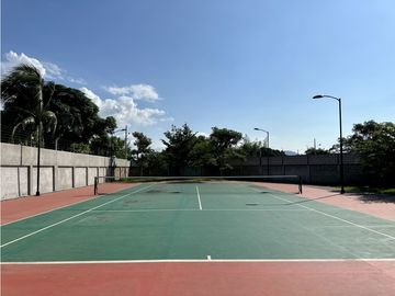 CASA DE DOS PISOS EN URB PRIVADA EN PORTOVIEJO, NORTE