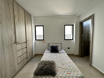 CASA DE DOS PISOS EN URB PRIVADA EN PORTOVIEJO, NORTE