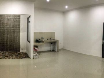 Rumah Pasar Minggu Minimalis dalam Cluster Siap Huni