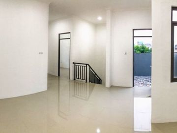 Rumah Pasar Minggu Minimalis dalam Cluster Siap Huni