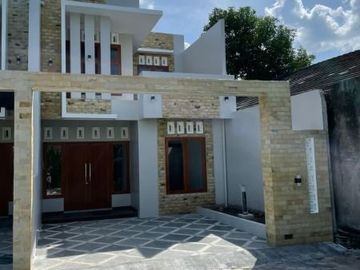 RUMAH MEWAH 2 LANTAI DI KOTAGEDE FULL FURNISH