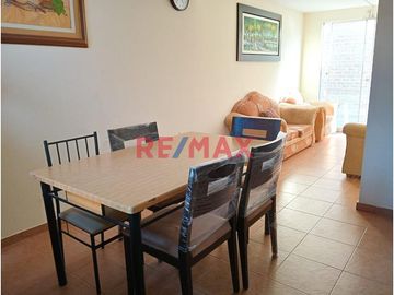 Venta de casa con amplio terreno dentro de condominio Sol de Las Delicias I en Moche,
Ubicado cerca de la playa de las Delicias, Plaza de Armas de Mo