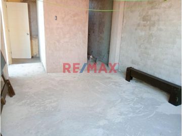Venta de casa con amplio terreno dentro de condominio Sol de Las Delicias I en Moche,
Ubicado cerca de la playa de las Delicias, Plaza de Armas de Mo