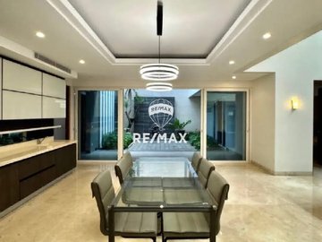 Jual Rumah 2 Lt SHM Area Mega Kuningan Jakarta Selatan