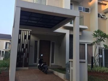Rumah 2 lantai siap huni di dalam komplek lavanya cinere depok