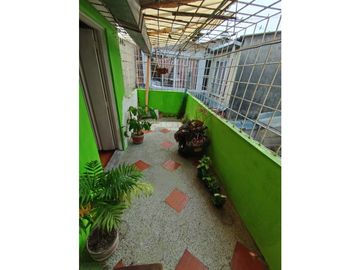 SE VENDE  CASA EN EL SUR DE AMENIA Q. COLOMBIA
