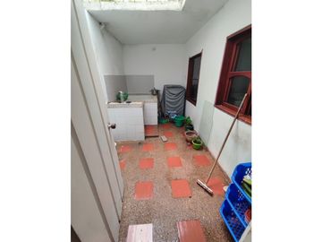 SE VENDE  CASA EN EL SUR DE AMENIA Q. COLOMBIA