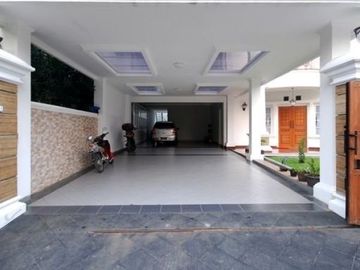 Rumah mewah siap huni komplek waringin permai jatiwaringin