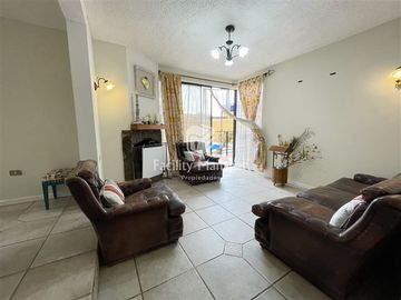 Casa en Venta en Mequiades Galleguillos