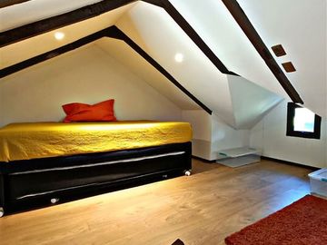 Amplia casa en venta 4D/3B Los Robles II, Pucón