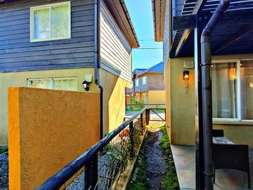 Amplia casa en venta 4D/3B Los Robles II, Pucón